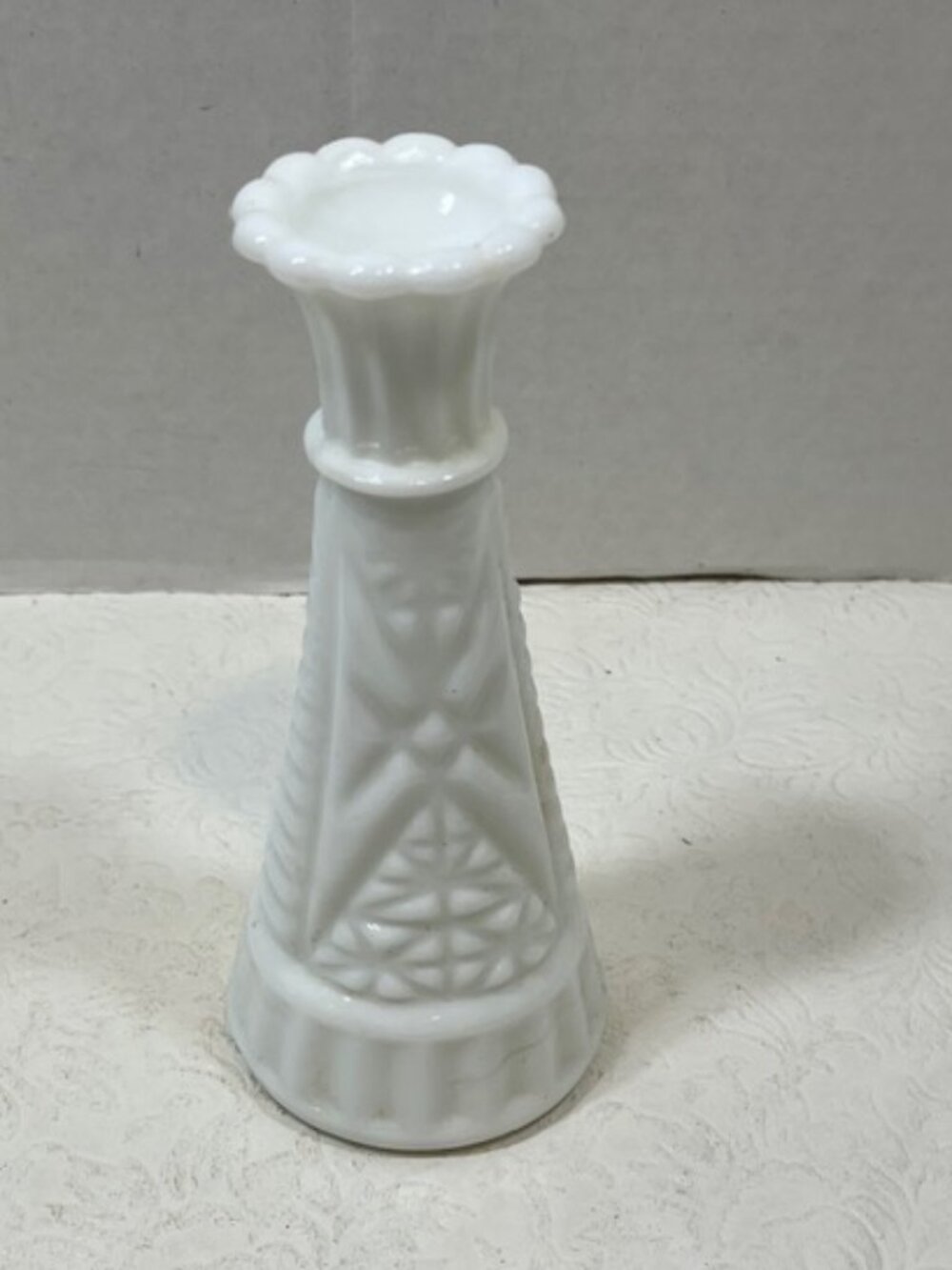 VTG Opaque White Milk Glass Scalloped Rim Bud Vase 6" Classic Starburst Decor